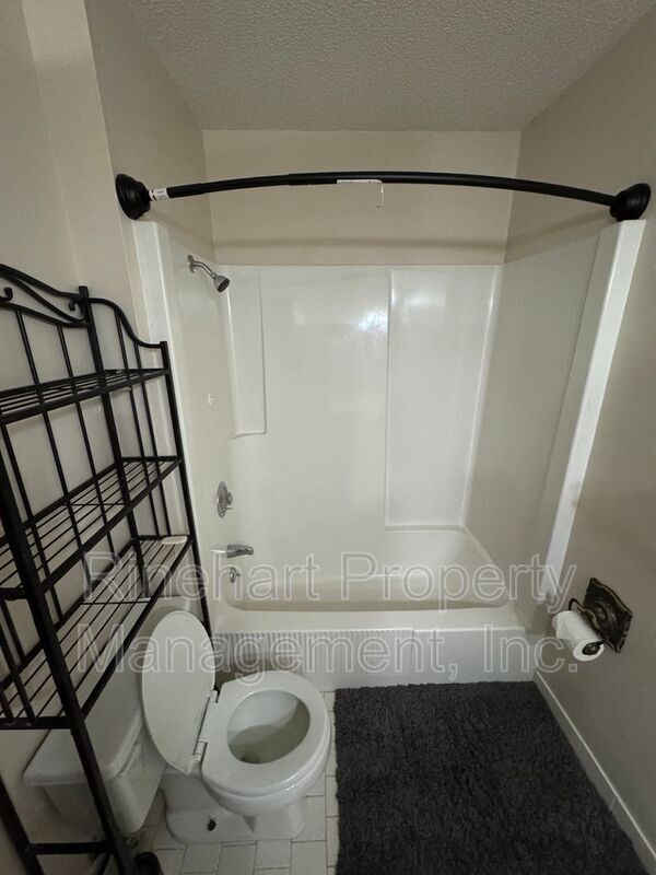 Building Photo - 4580 Pennington Rd
