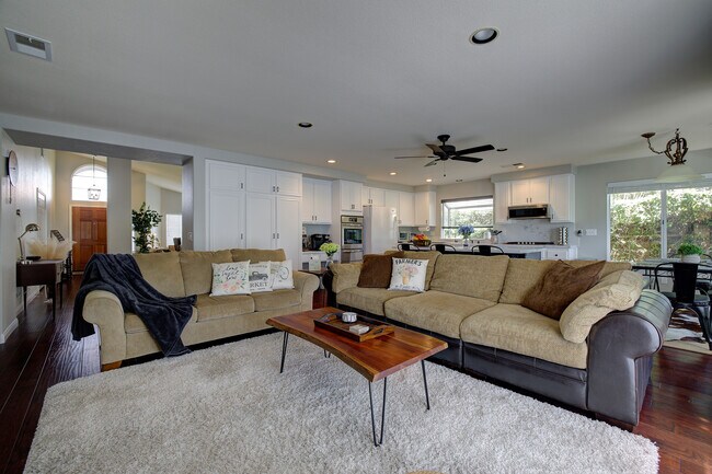 Building Photo - 5037 Sunmeadow Rd