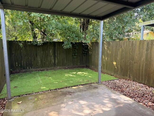 Building Photo - 110 Oak Plns Aly