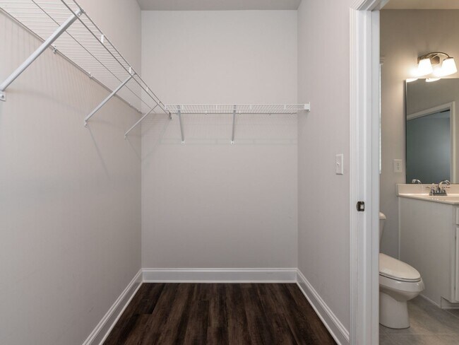 Building Photo - 4512 Grove Manor Dr