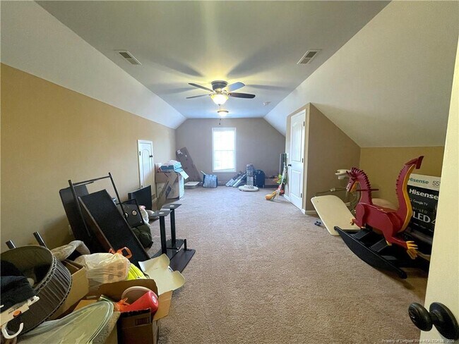 Building Photo - 352 Old Field Loop