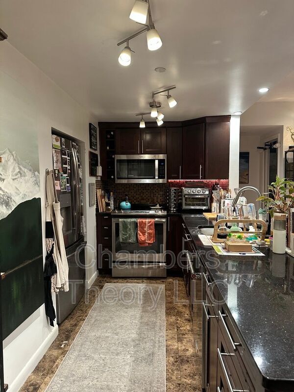 Building Photo - 1530 Key Blvd