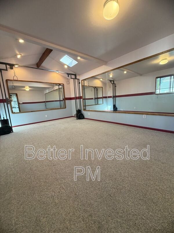 Building Photo - 204 N Main St