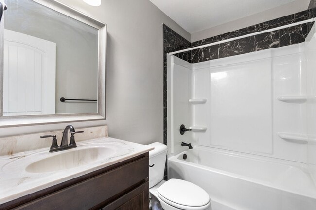 Building Photo - 1629 Kestrel Dr