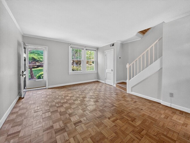 Building Photo - 1030 S Barton St