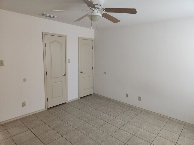 Building Photo - 1720 Juarez Ave
