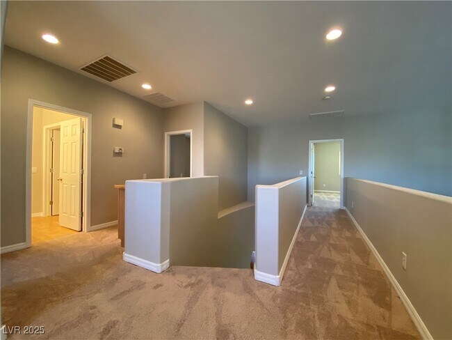 Building Photo - 3509 W Birdwatcher Ave