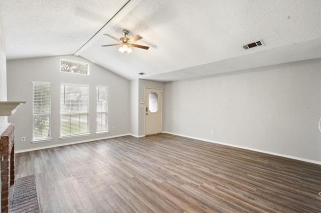 Building Photo - 1217 Hidden Creek Dr