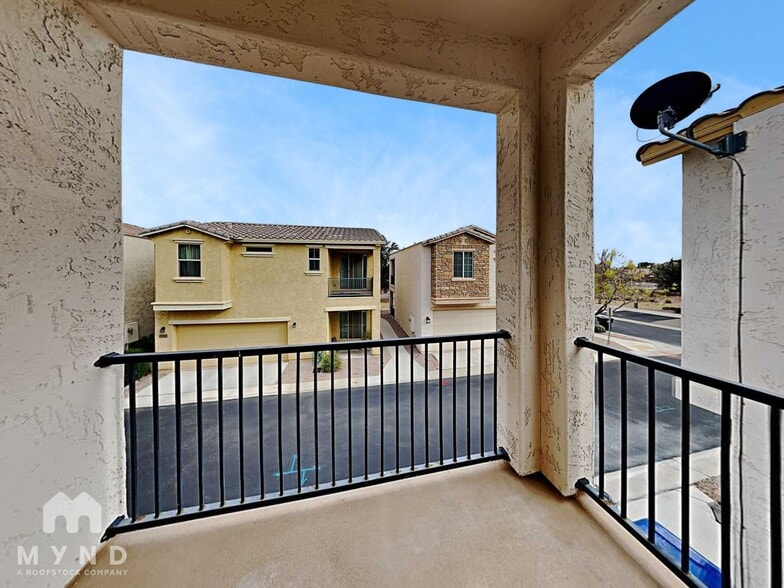 Building Photo - 17694 W Mandalay Ln