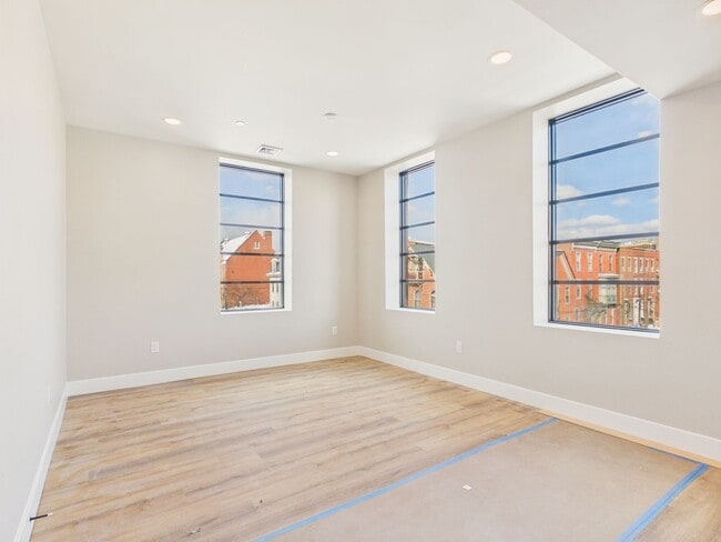 Building Photo - The Lofts at Midtown