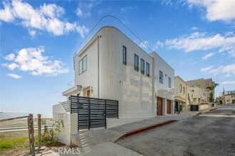 Building Photo - 1724 Bluff Pl