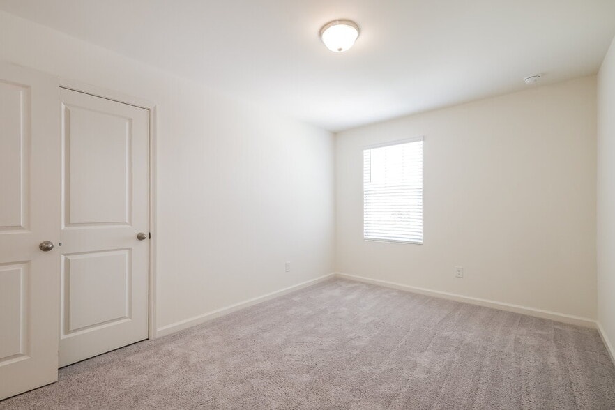 Building Photo - 367 Greenwalk Pl