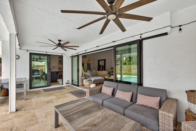Building Photo - 12897 La Rochelle Cir