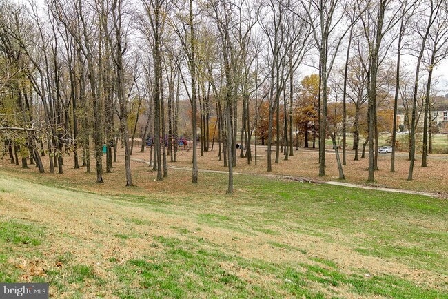 Building Photo - 3437 10th Pl SE