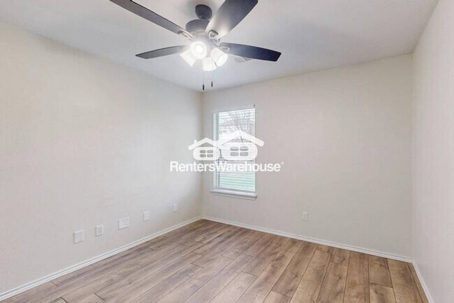 Building Photo - READY FOR MOVE-IN, 3-BEDROOM, 2-BATH HOME ...