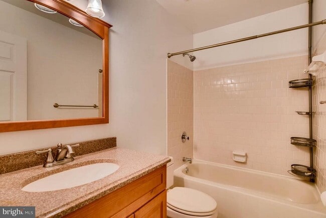 Building Photo - 3 Meadow Run Ct