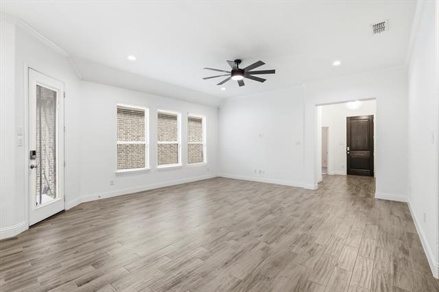 Building Photo - 916 10th St