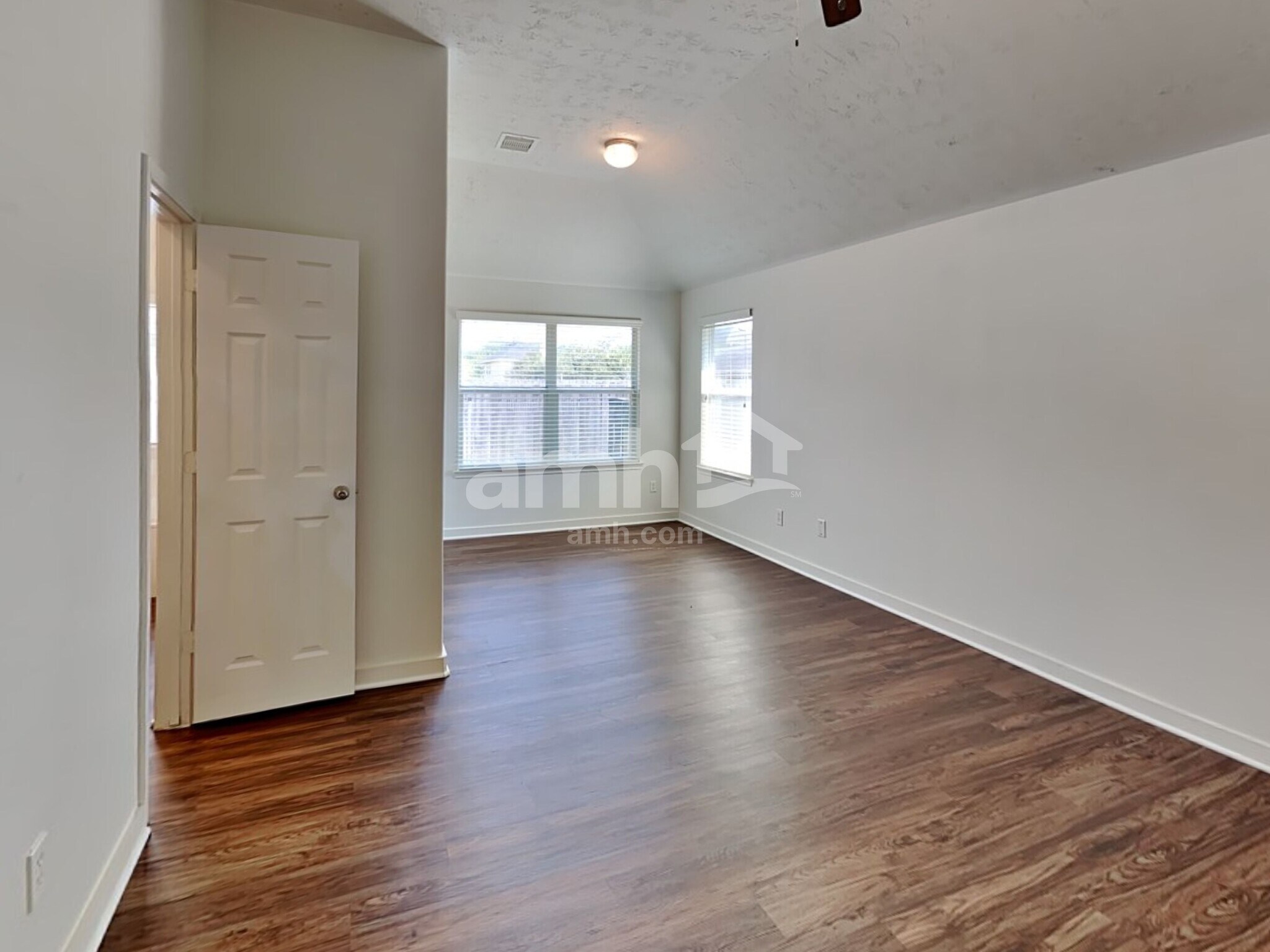 Building Photo - 18413 Sunrise Oaks Ct