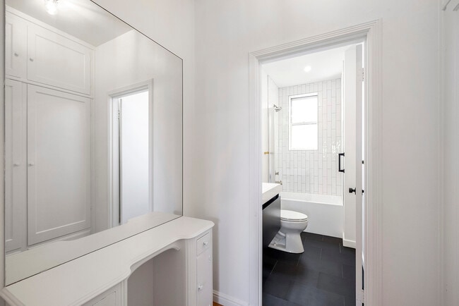Building Photo - 232 Mallorca Way