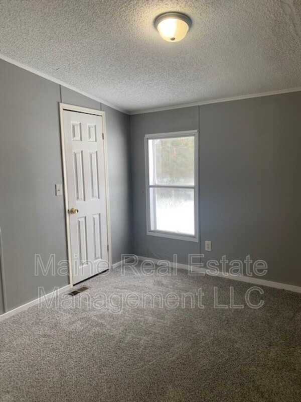 Building Photo - 35 Killdeer Dr