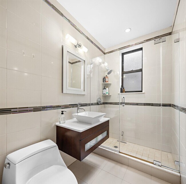 Building Photo - 108 Palisade Ave