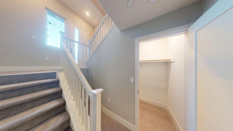 Building Photo - 44819 S Grimmer Blvd