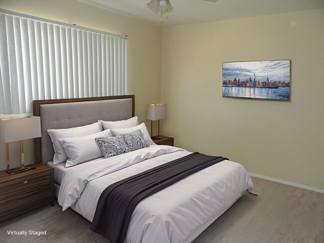 Building Photo - 1306 E Mayfair Ave