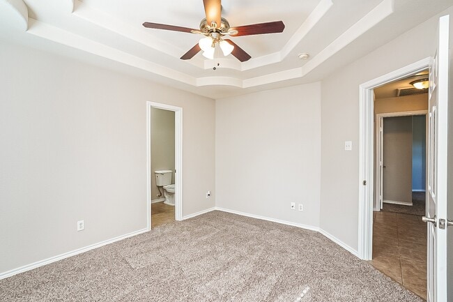 Building Photo - 6267 Gillian Park Dr