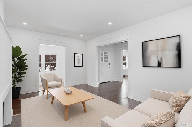 Building Photo - 25 Midland Ave