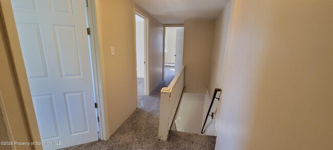 Building Photo - 32 Murray St