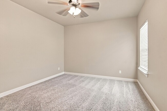 Building Photo - 1819 Park Highland Way