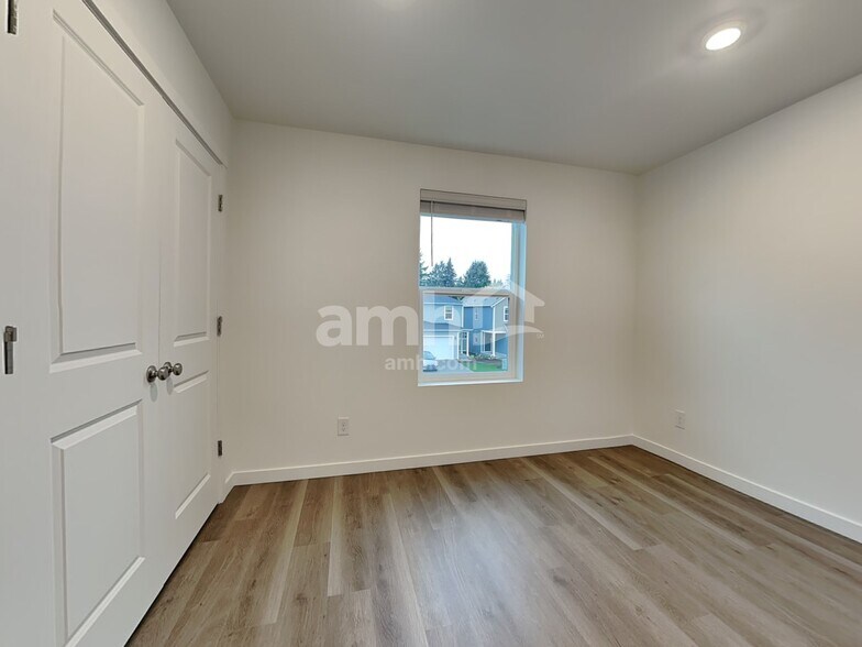 Building Photo - 5222 Turnstone St SE