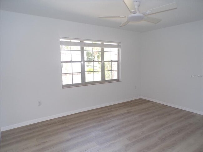 Building Photo - 421 Orchid Dr