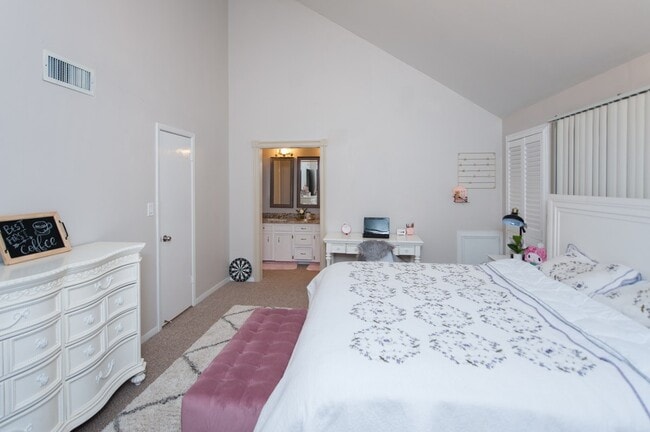 Building Photo - 14107 Swiss Hill Dr