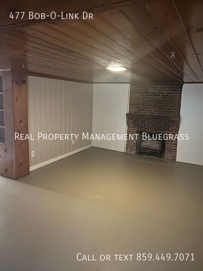 Building Photo - 477 Bob-O-Link Dr