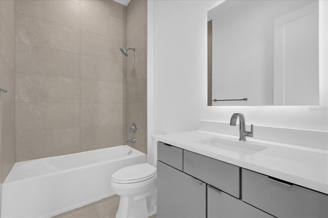 Building Photo - 1776 Mondrian Cir