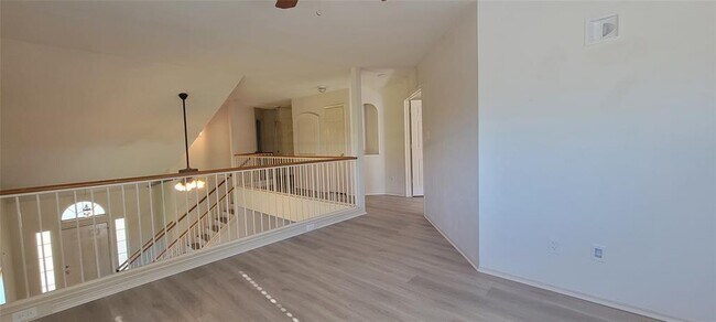 Building Photo - 2505 Winslow Dr