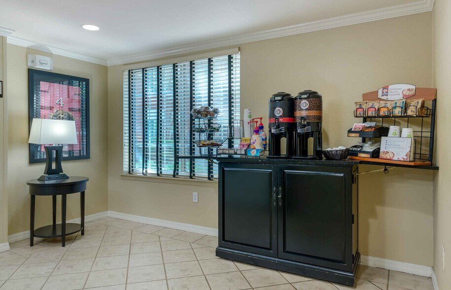 Building Photo - Furnished Studio-Atlanta - Marietta - Powers Ferry Rd.