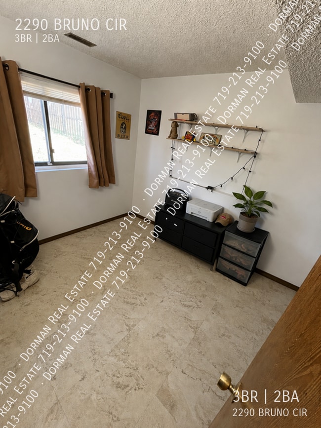 Building Photo - 2290 Bruno Cir