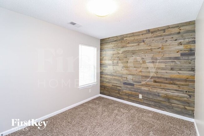 Building Photo - 8558 Shady Elm Dr
