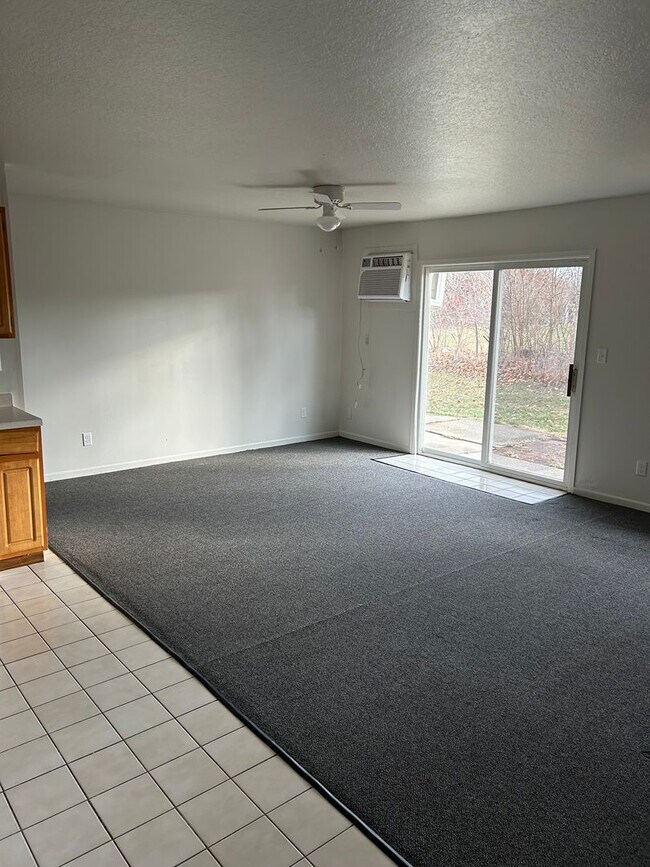 Building Photo - 3 Bedroom, Single-story Townhomes for rent in Madrid, IA