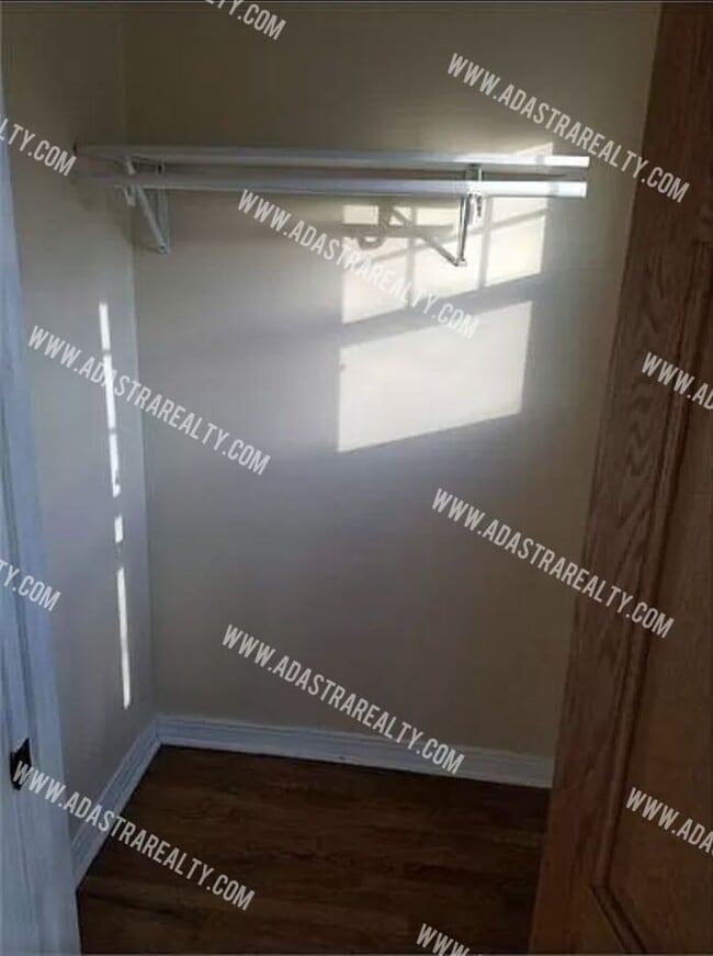 Building Photo - Amazing Brookside Home-Available in SEPTEM...