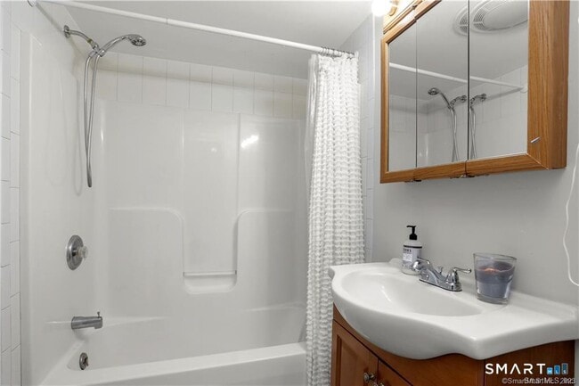 Building Photo - 102 Wooster St