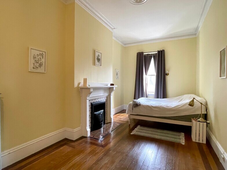 Building Photo - 317 Commonwealth Ave