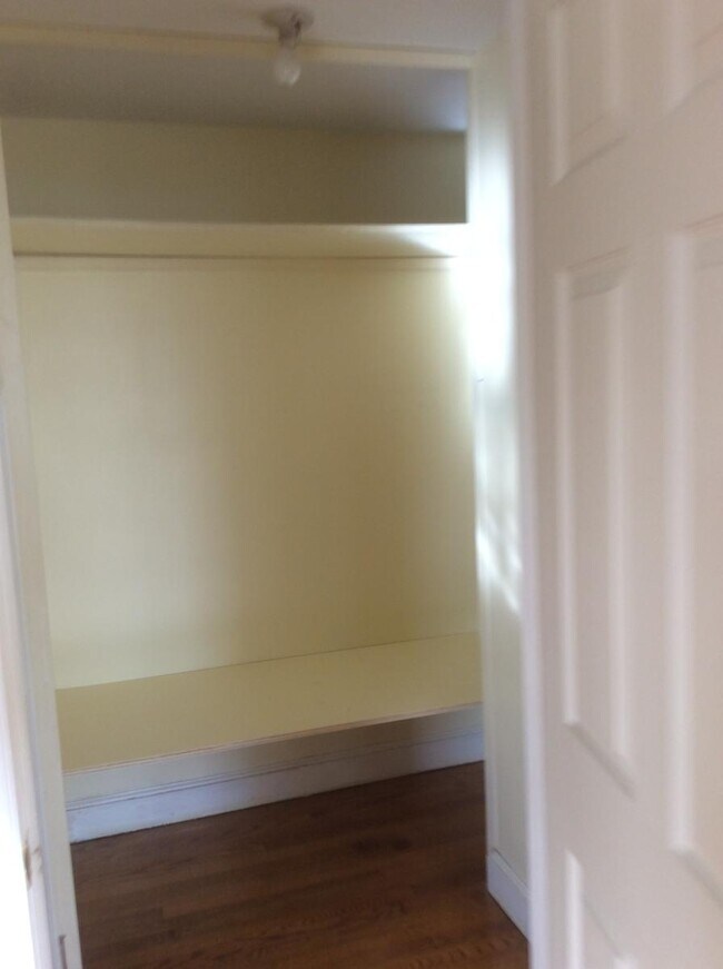 Building Photo - 95 Noble St