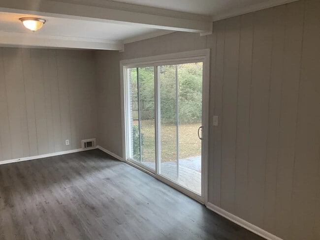 Building Photo - 1915 Timothy Dr SW