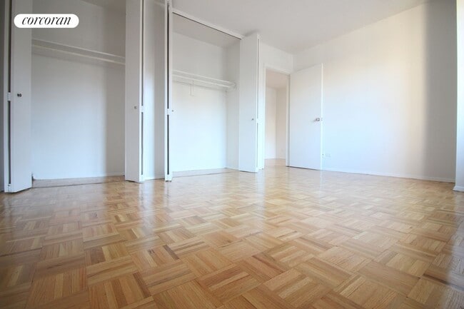 Building Photo - 175 W 90th St