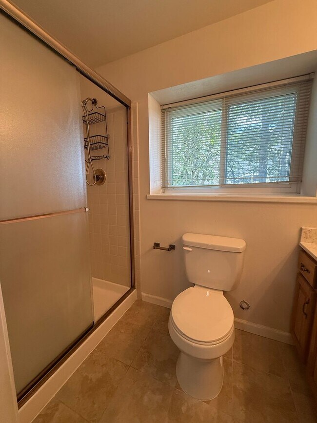 Building Photo - 5BD/4BA/3 car garage w Flat Yard Cheyenne ...