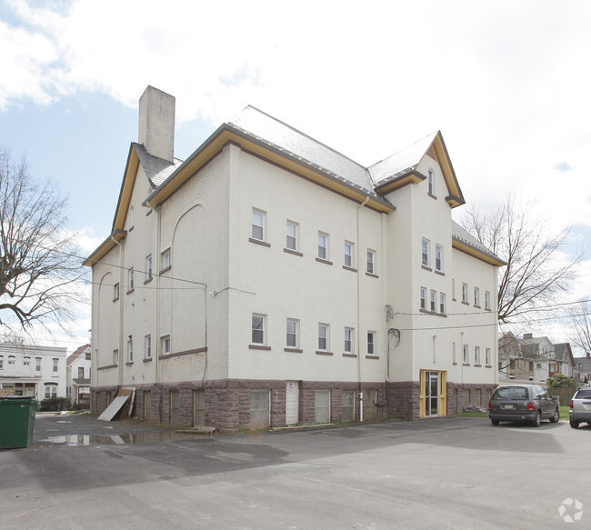 Building Photo - 89 Carey Ave