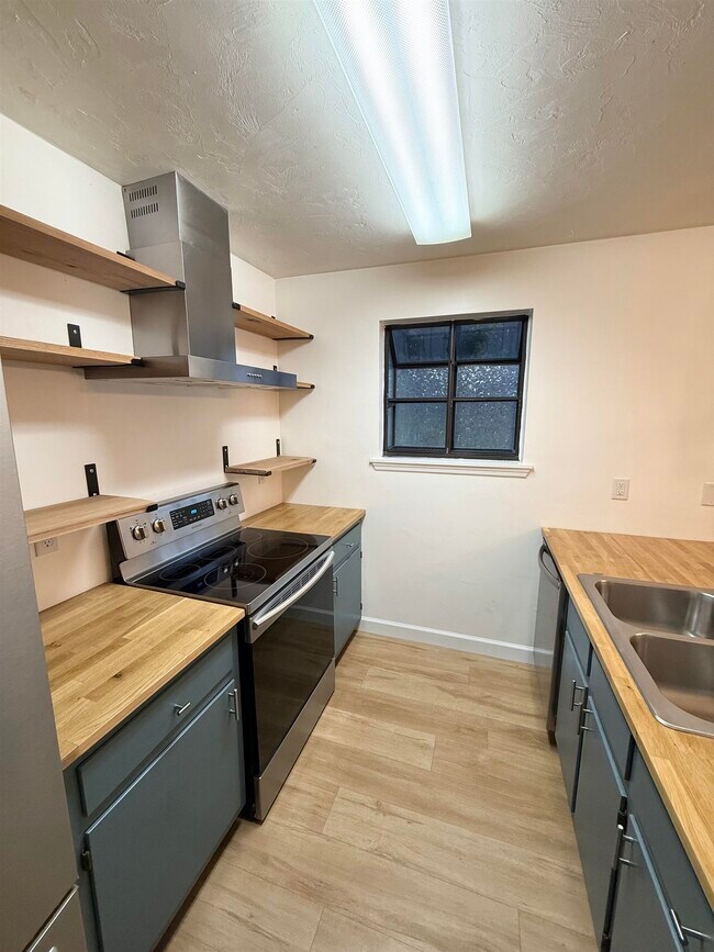 Building Photo - 3609 Sedona Loop